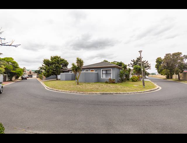 4 BEDROOM FREESTANDING FOR SALE IN PARKLANDS